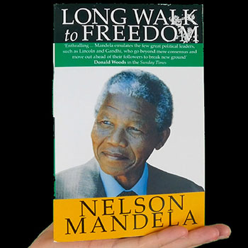 长途步行到Nelson Mandela在Anthony Metivier为曼德拉效应磁记忆方法博客特征图像