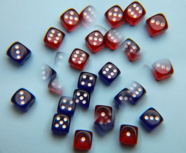 模糊骰子的图像，以表达一个与宇宙杂志相关的概念