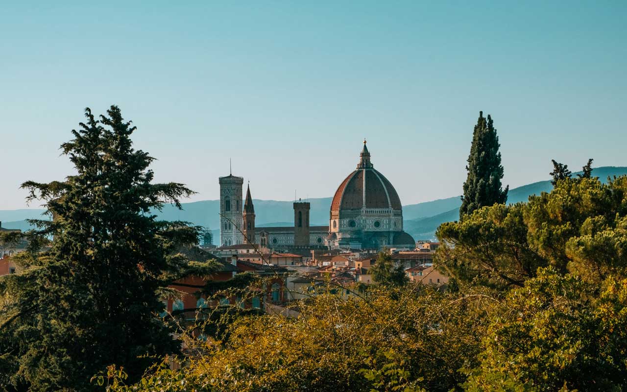 从地平线俯瞰意大利佛罗伦萨的照片。你的长期学习项目可能在文艺复兴时期就在这里进行。